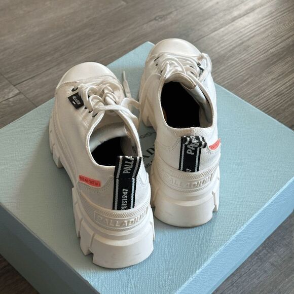 PALLADIUM Revolt Lo-Tx Womens Shoes in White Size US 6 - Picture 4 of 8